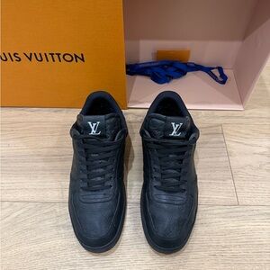 Louis Vuitton Monogram Black Sneakers . 100% AUTHENTIC
